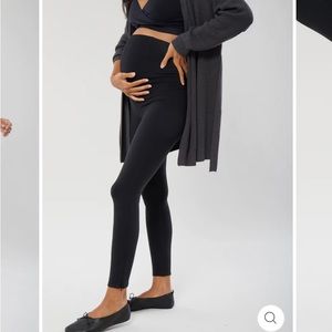 Ingrid and Isabel Everyday Ankle Zip Maternity Legging EUC